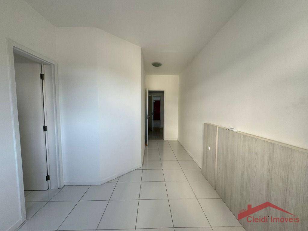 Apartamento para alugar com 3 quartos, 90m² - Foto 13