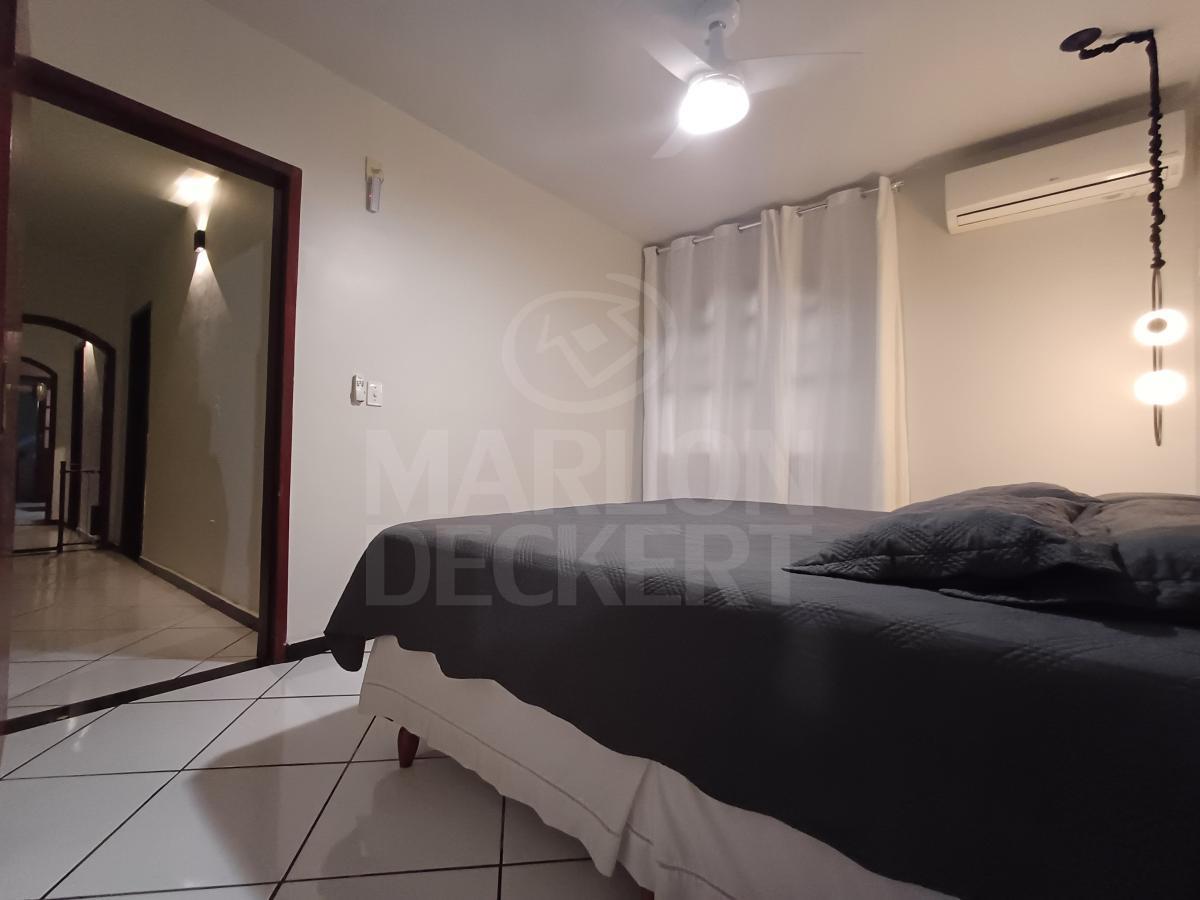 Casa à venda com 5 quartos, 160m² - Foto 15