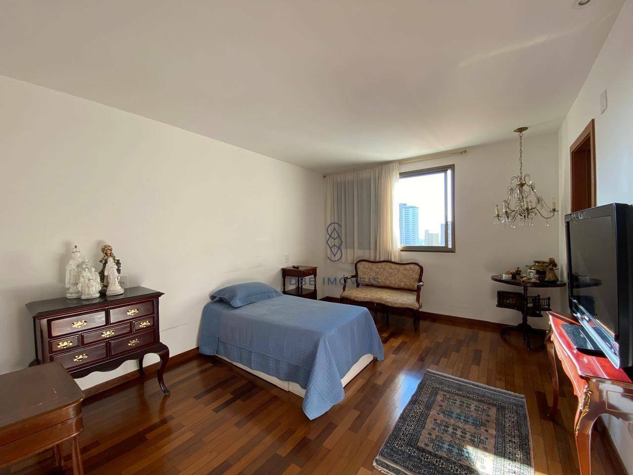 Apartamento à venda com 4 quartos, 244m² - Foto 11