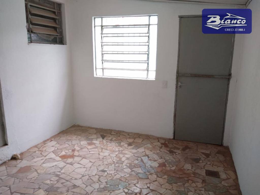 Casa para alugar com 1 quarto, 70m² - Foto 14