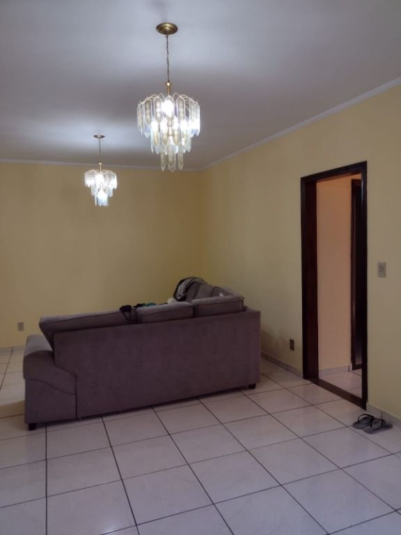 Sobrado à venda com 6 quartos, 140m² - Foto 4