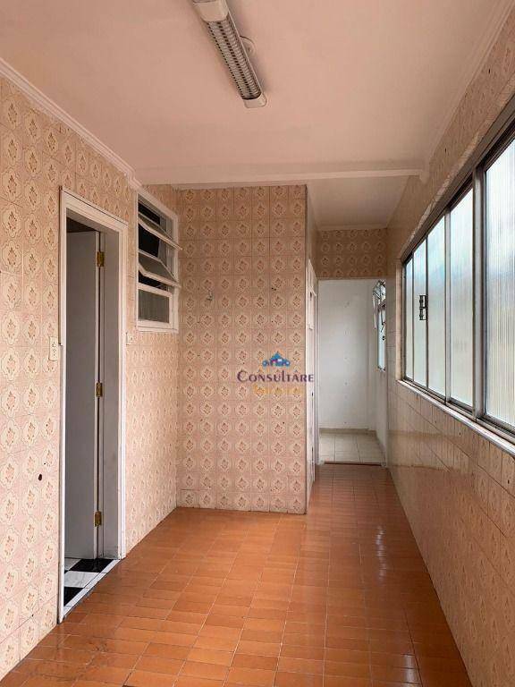 Apartamento à venda com 3 quartos, 176m² - Foto 35