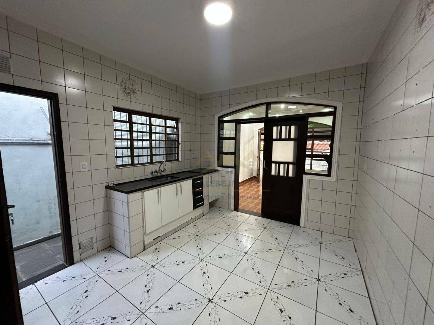 Casa à venda com 3 quartos, 100m² - Foto 8