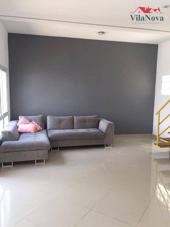 Casa à venda com 3 quartos, 240m² - Foto 4