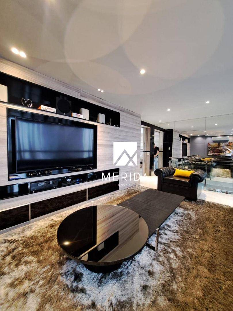 Cobertura, 3 quartos, 227 m² - Foto 2