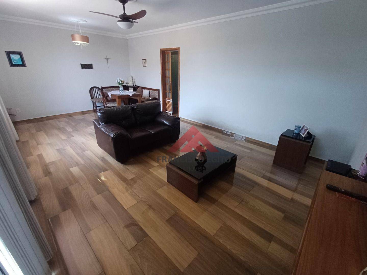 Casa à venda com 4 quartos, 108m² - Foto 5