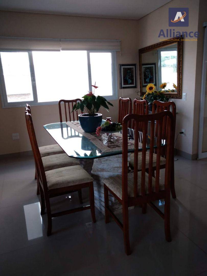 Casa à venda com 3 quartos, 230m² - Foto 4