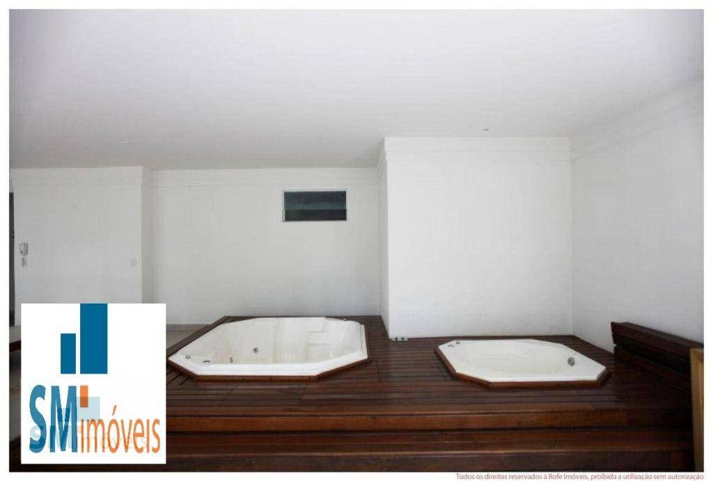 Apartamento para alugar com 3 quartos, 140m² - Foto 18