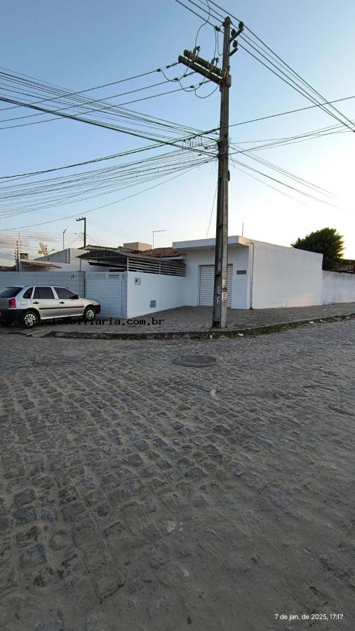 Casa à venda com 2 quartos, 56m² - Foto 1