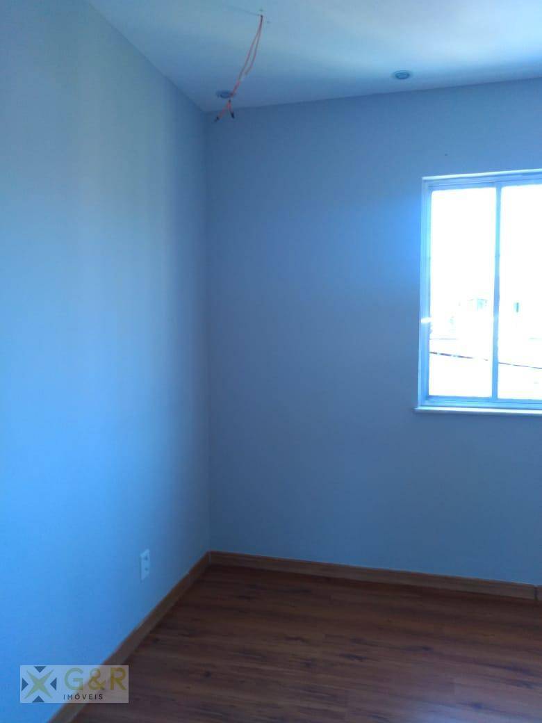 Apartamento à venda com 2 quartos, 60m² - Foto 4