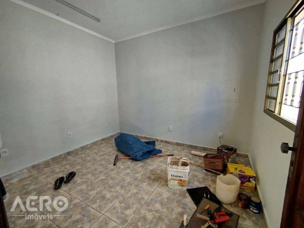 Casa para alugar com 2 quartos, 150m² - Foto 3