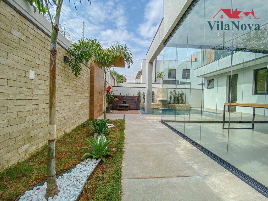 Casa de Condomínio à venda com 4 quartos, 358m² - Foto 2