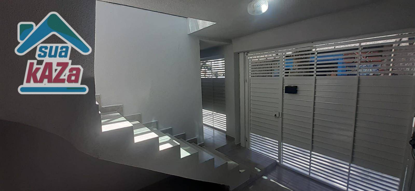 Sobrado à venda com 3 quartos, 250m² - Foto 1