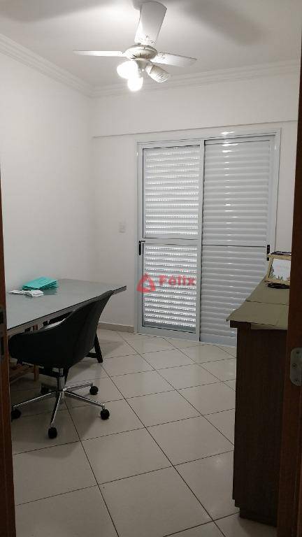 Apartamento à venda com 3 quartos, 135m² - Foto 15