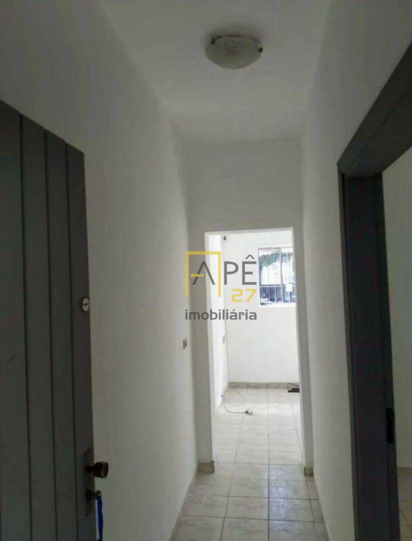 Casa para alugar com 2 quartos, 50m² - Foto 2