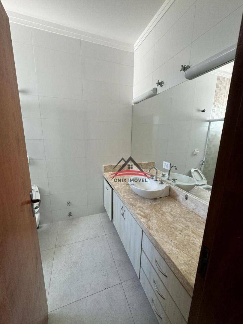 Casa à venda e aluguel com 3 quartos, 260m² - Foto 14