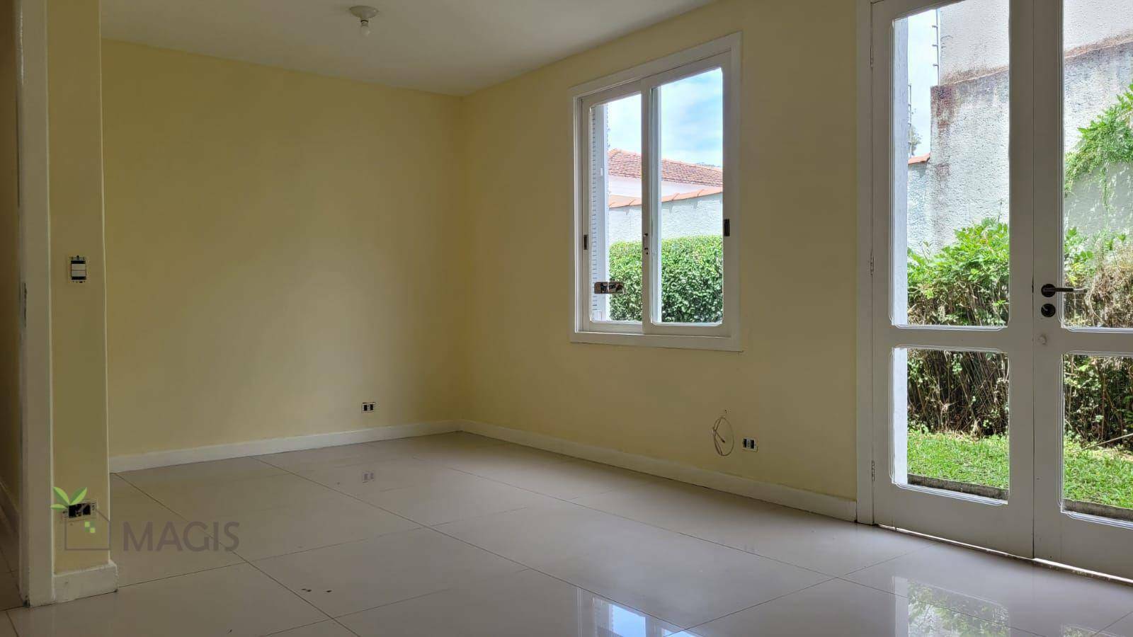 Casa para alugar com 5 quartos, 290m² - Foto 10