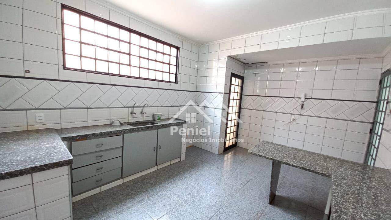 Casa à venda com 5 quartos, 236m² - Foto 30