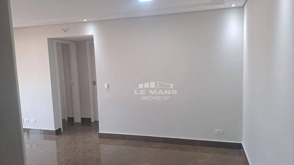 Apartamento à venda com 2 quartos, 65m² - Foto 1