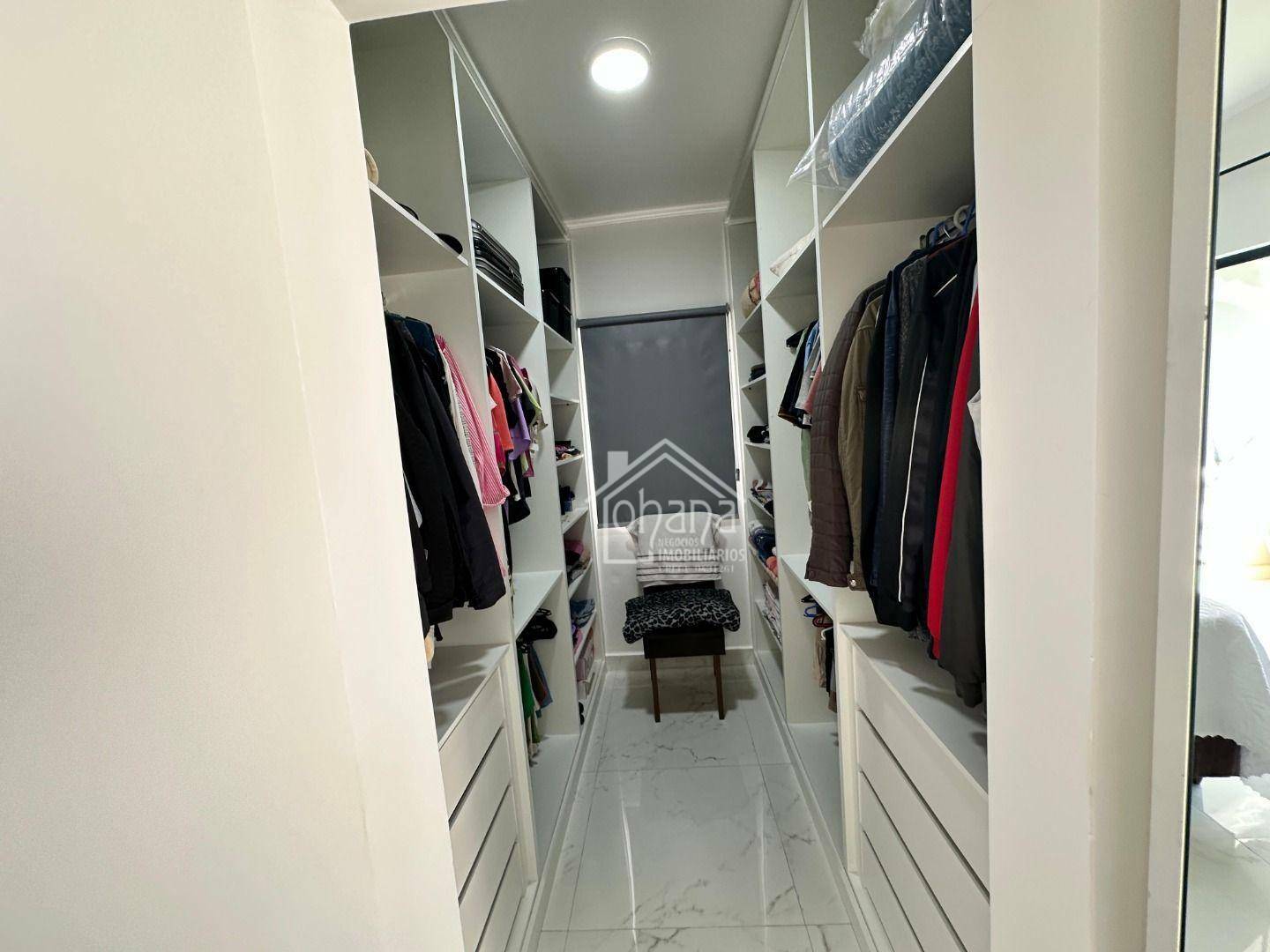 Casa à venda com 4 quartos, 246m² - Foto 32