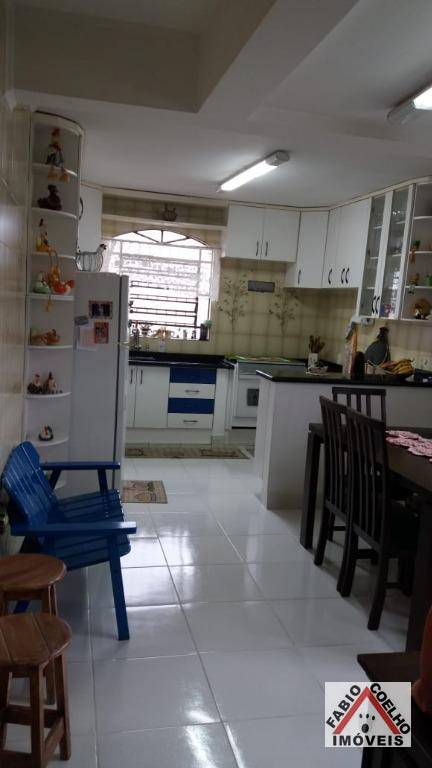 Sobrado à venda com 3 quartos, 188m² - Foto 4