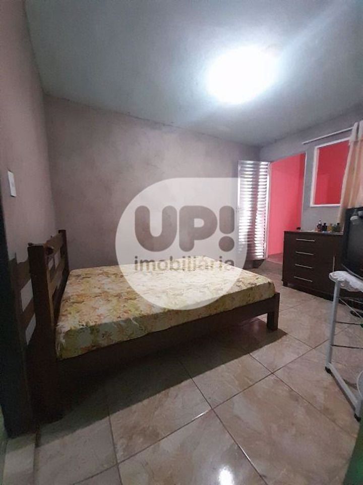 Casa à venda com 2 quartos, 70m² - Foto 1