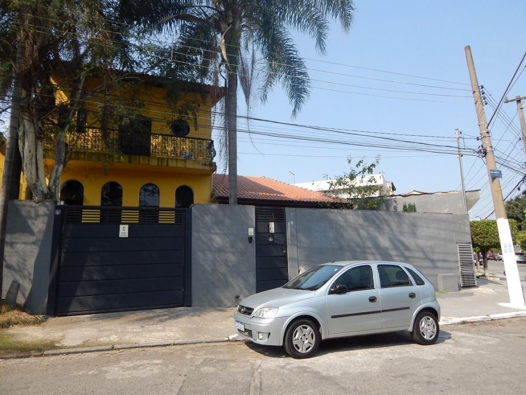 Sobrado à venda com 3 quartos, 220m² - Foto 1