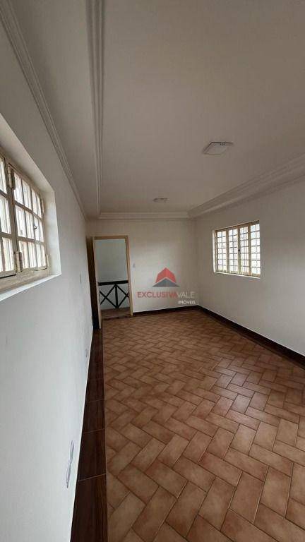 Casa à venda com 3 quartos, 230m² - Foto 3