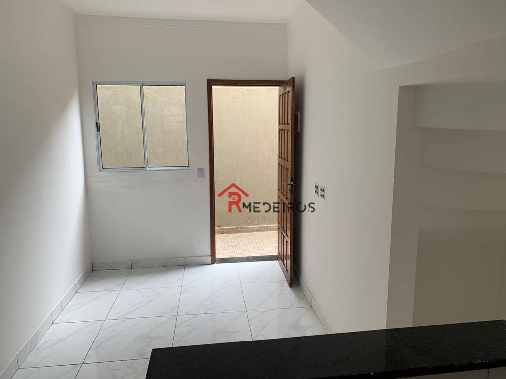 Casa à venda com 2 quartos, 45m² - Foto 2