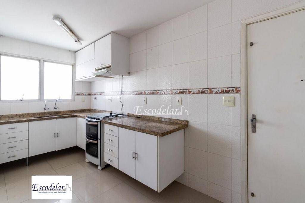 Apartamento à venda com 3 quartos, 135m² - Foto 2