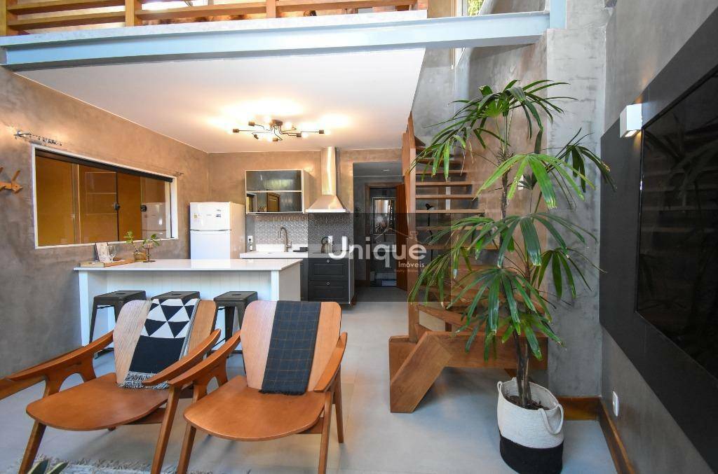 Casa à venda com 6 quartos, 256m² - Foto 41