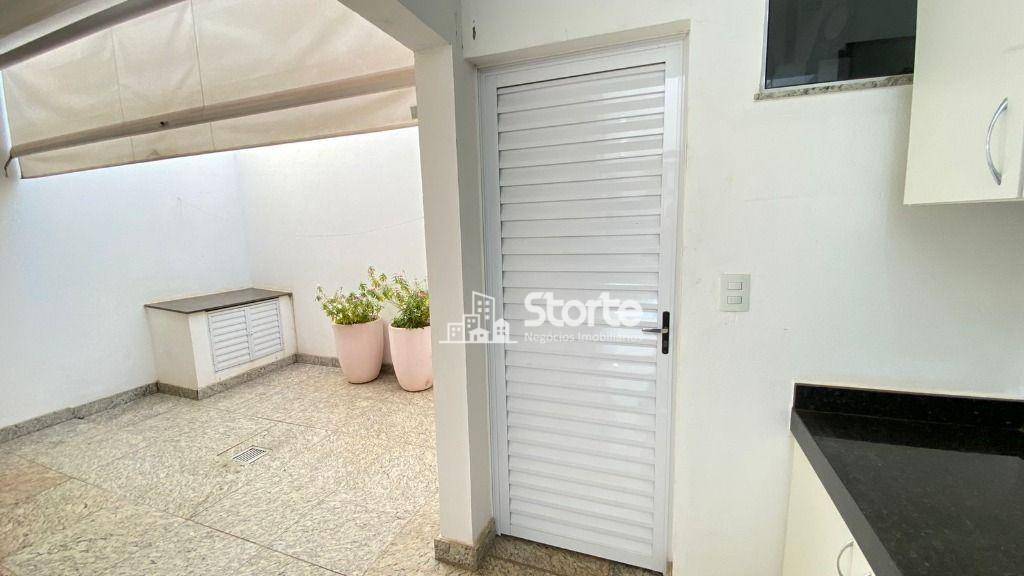 Casa à venda com 3 quartos, 210m² - Foto 13