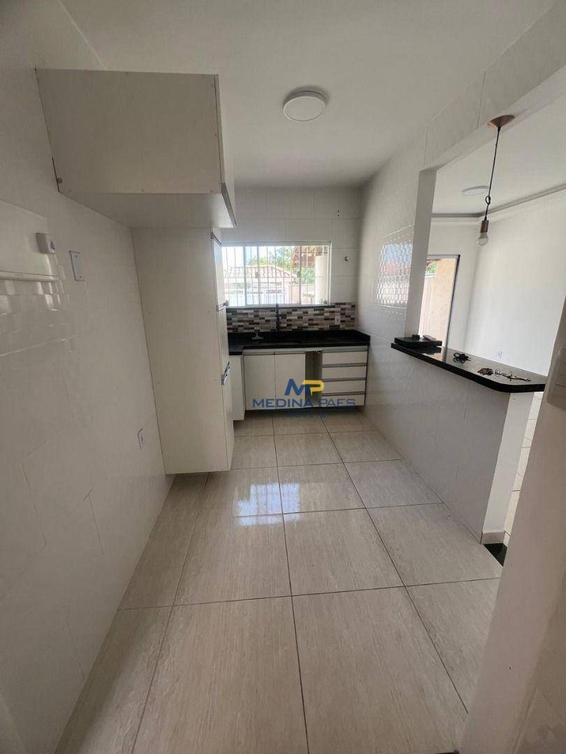 Casa à venda com 2 quartos, 62m² - Foto 5