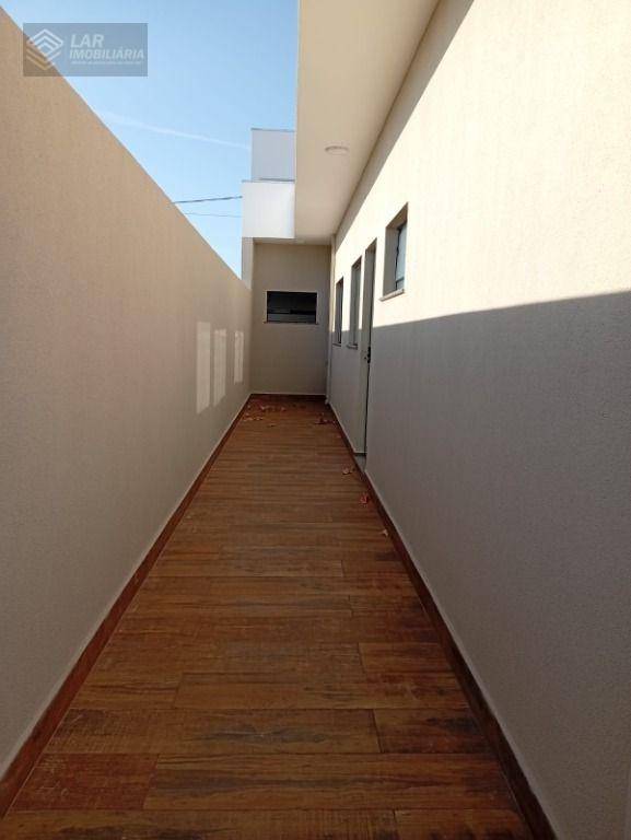 Casa de Condomínio para alugar com 3 quartos, 150m² - Foto 4