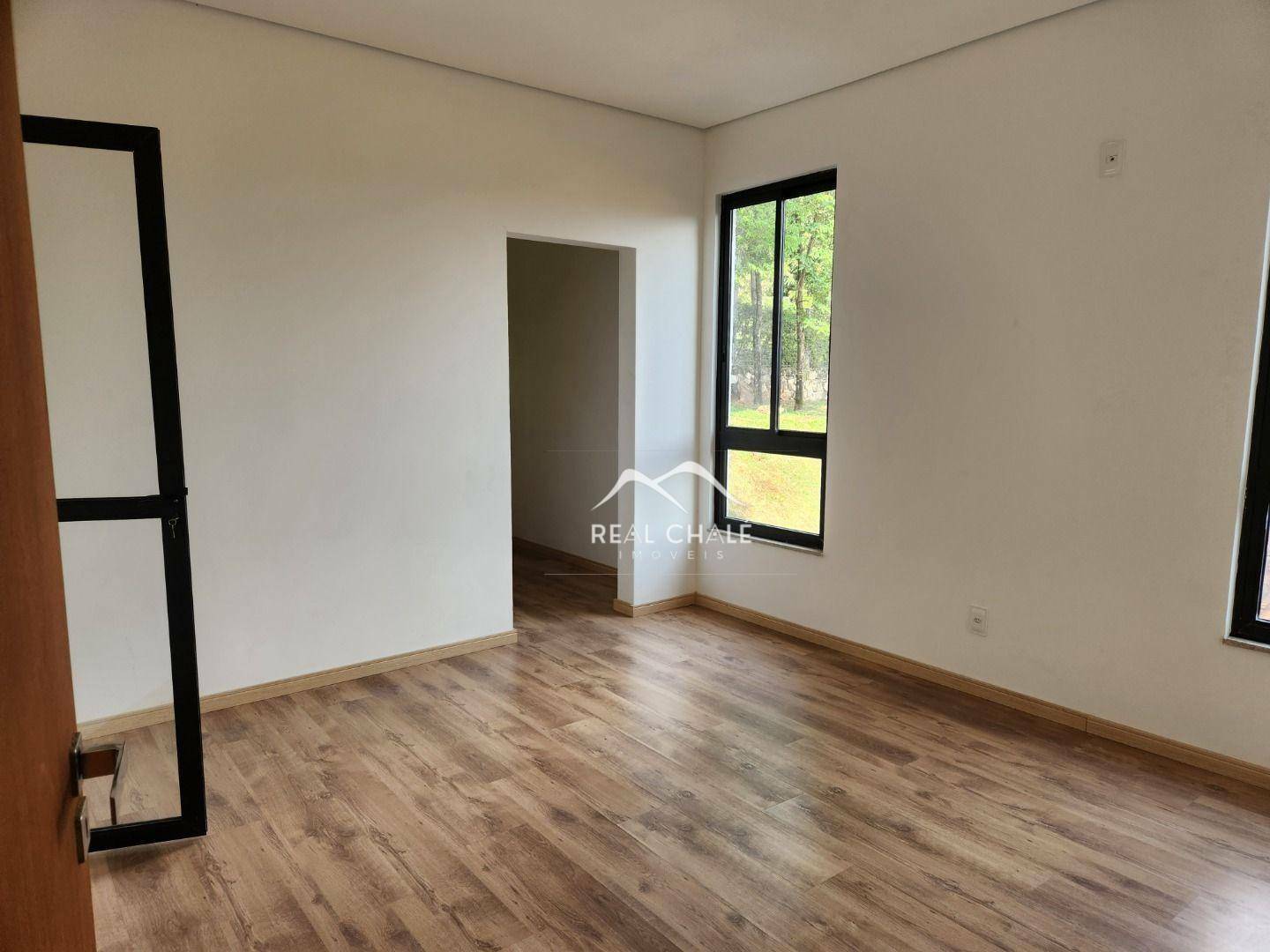 Casa à venda com 4 quartos, 250m² - Foto 10