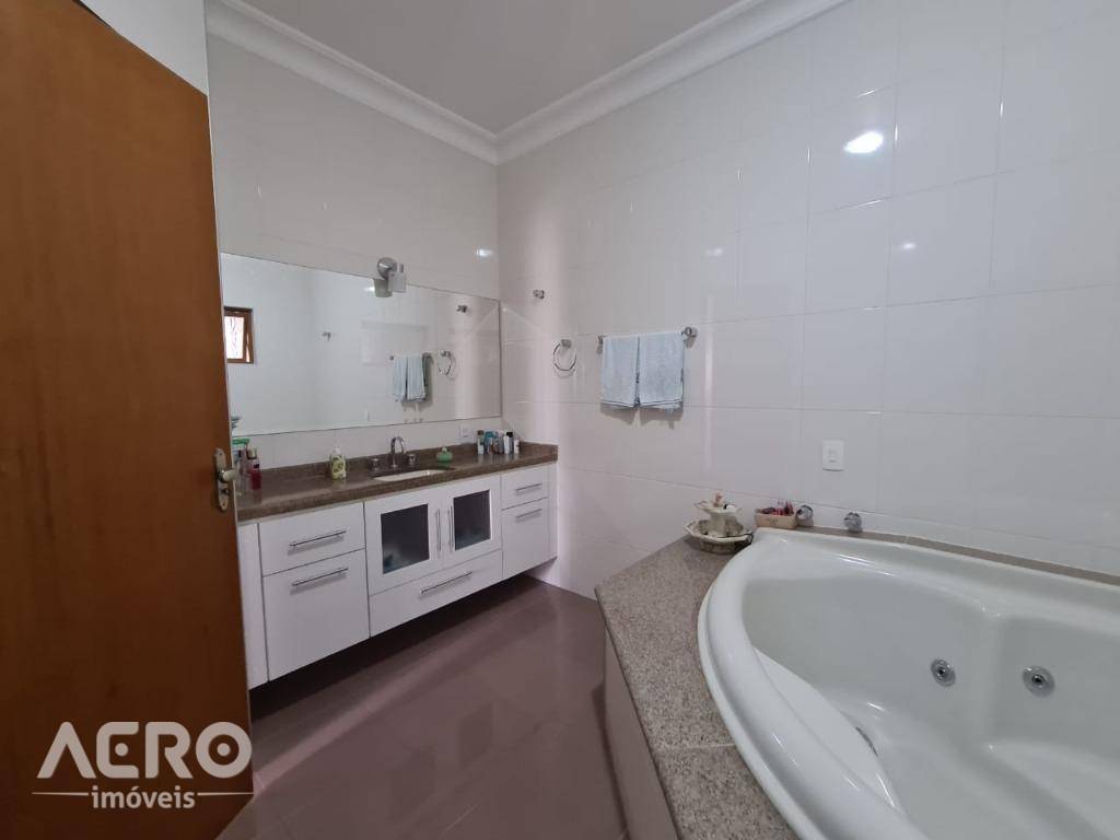 Casa de Condomínio à venda com 3 quartos, 270m² - Foto 13