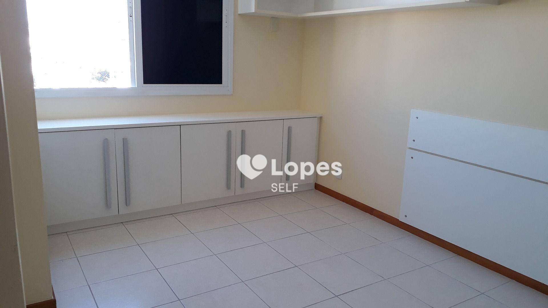 Apartamento à venda com 3 quartos, 90m² - Foto 4