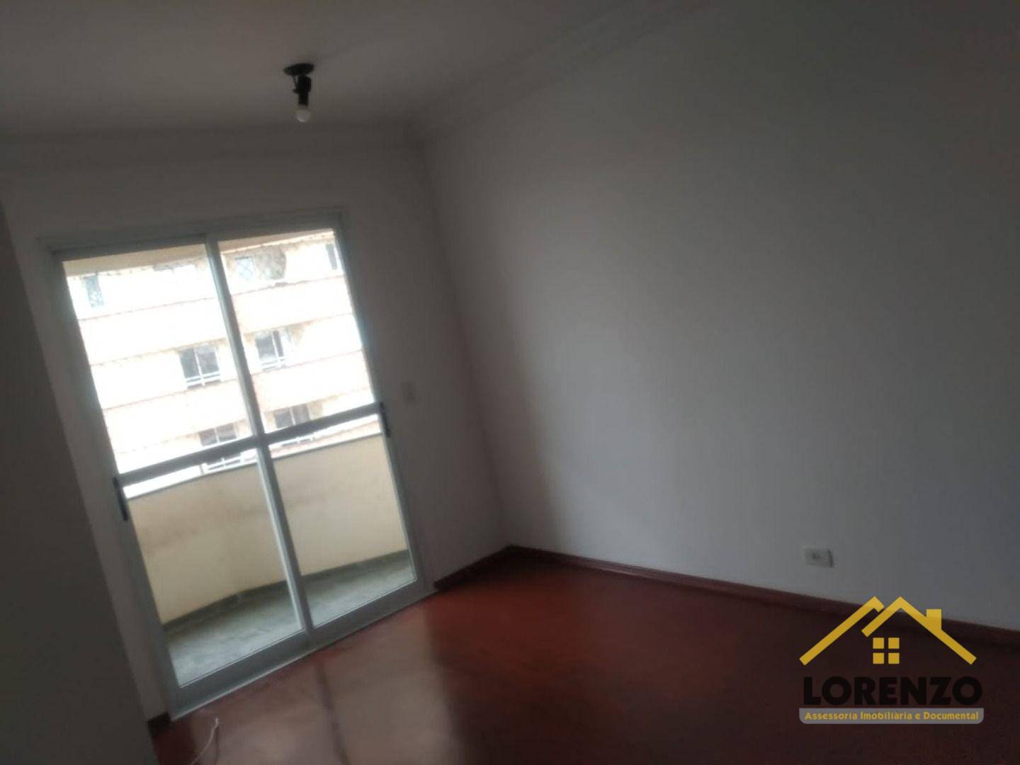 Apartamento à venda com 3 quartos, 70m² - Foto 2