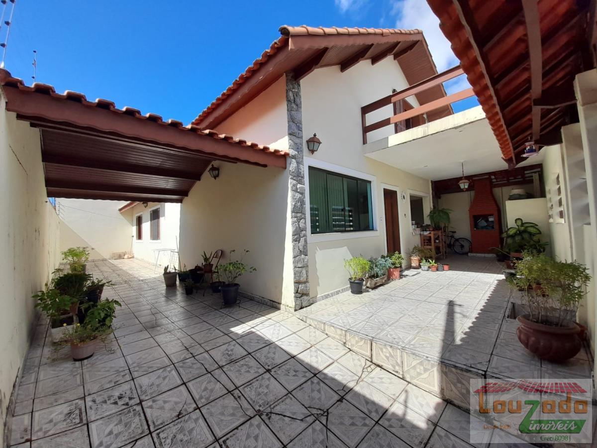 Casa à venda com 3 quartos, 188m² - Foto 1