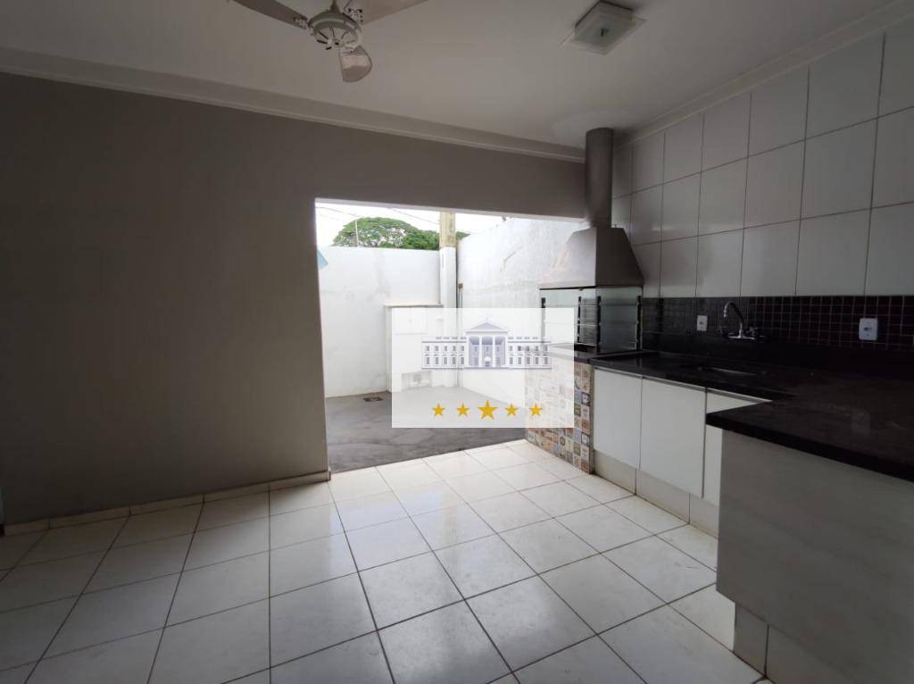 Casa à venda com 3 quartos, 250m² - Foto 6