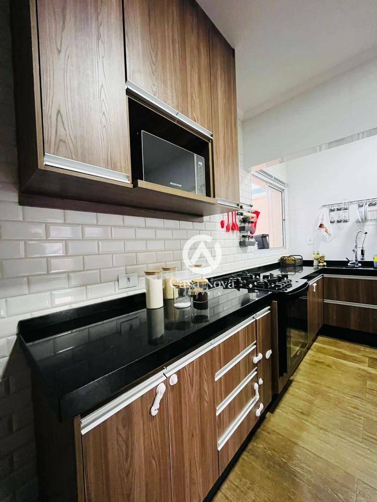 Apartamento à venda com 2 quartos, 70m² - Foto 1