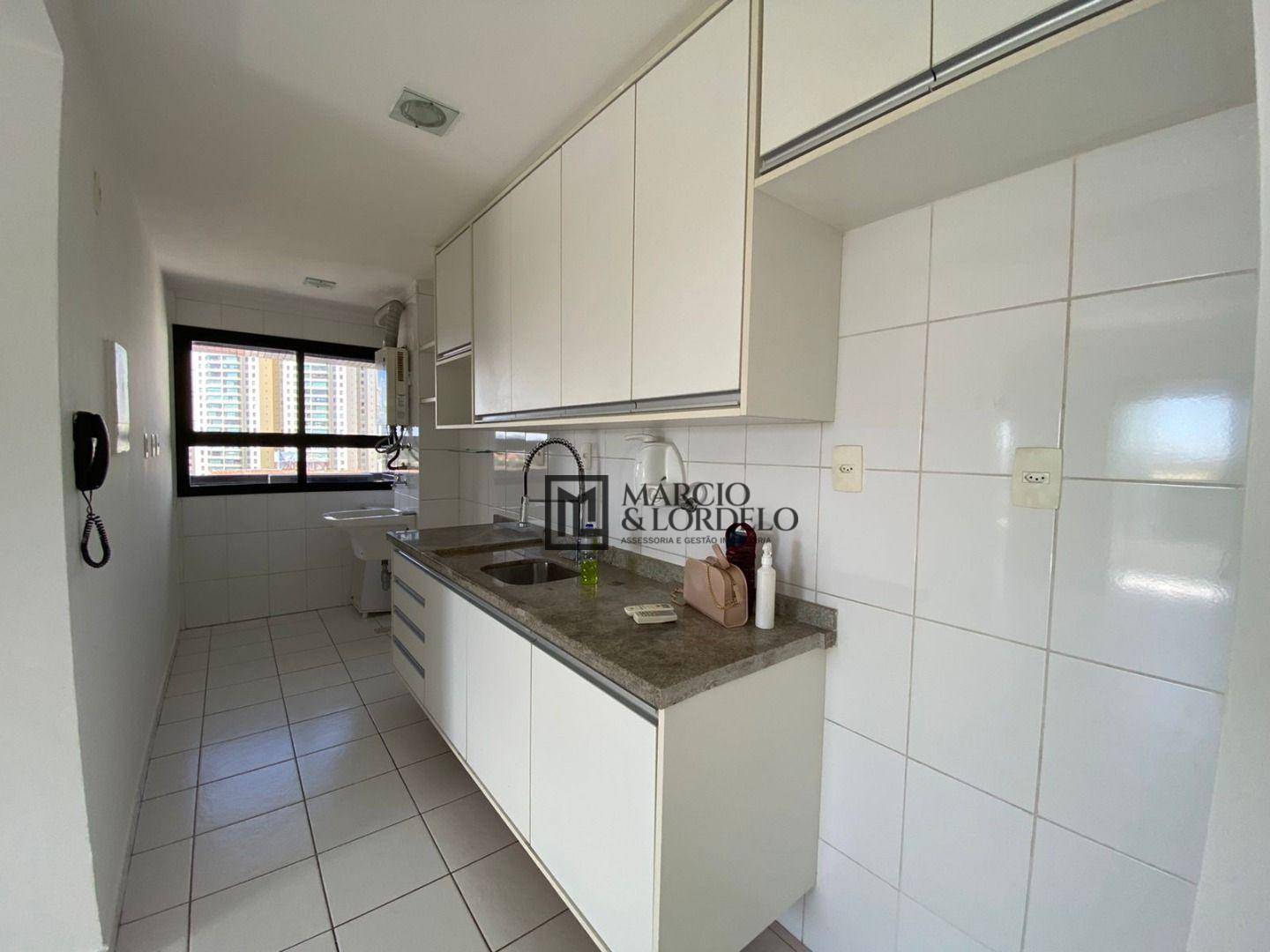 Apartamento à venda com 2 quartos, 64m² - Foto 1