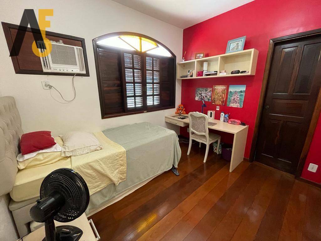 Casa à venda com 5 quartos, 248m² - Foto 14