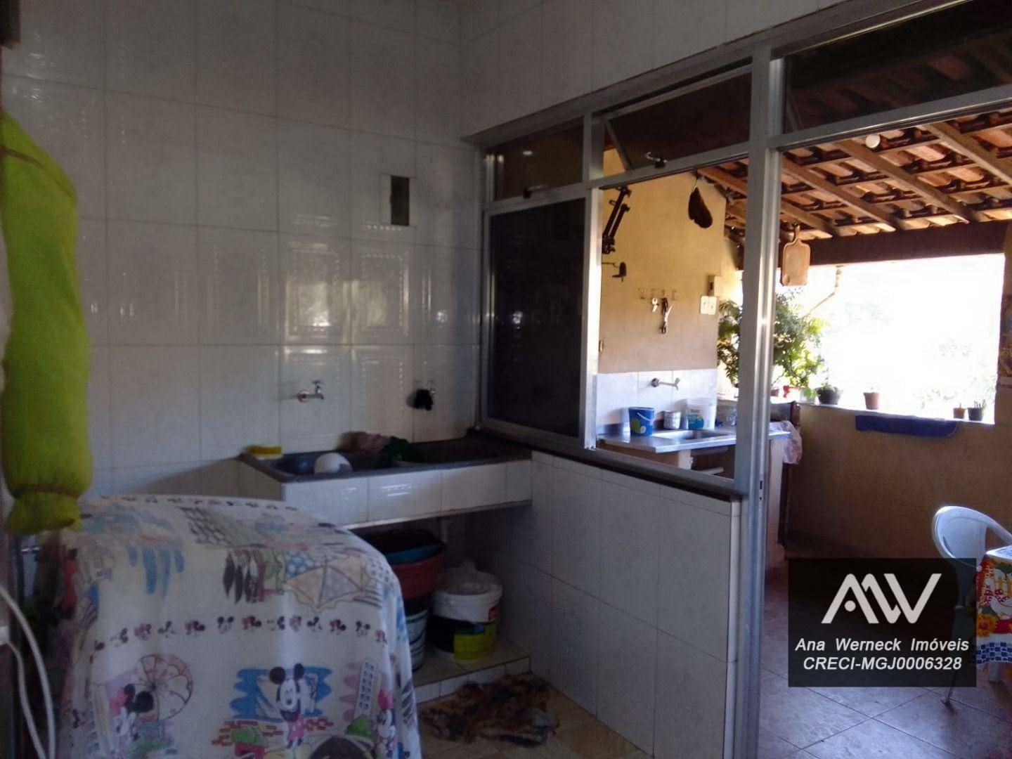 Casa à venda com 6 quartos, 200m² - Foto 20