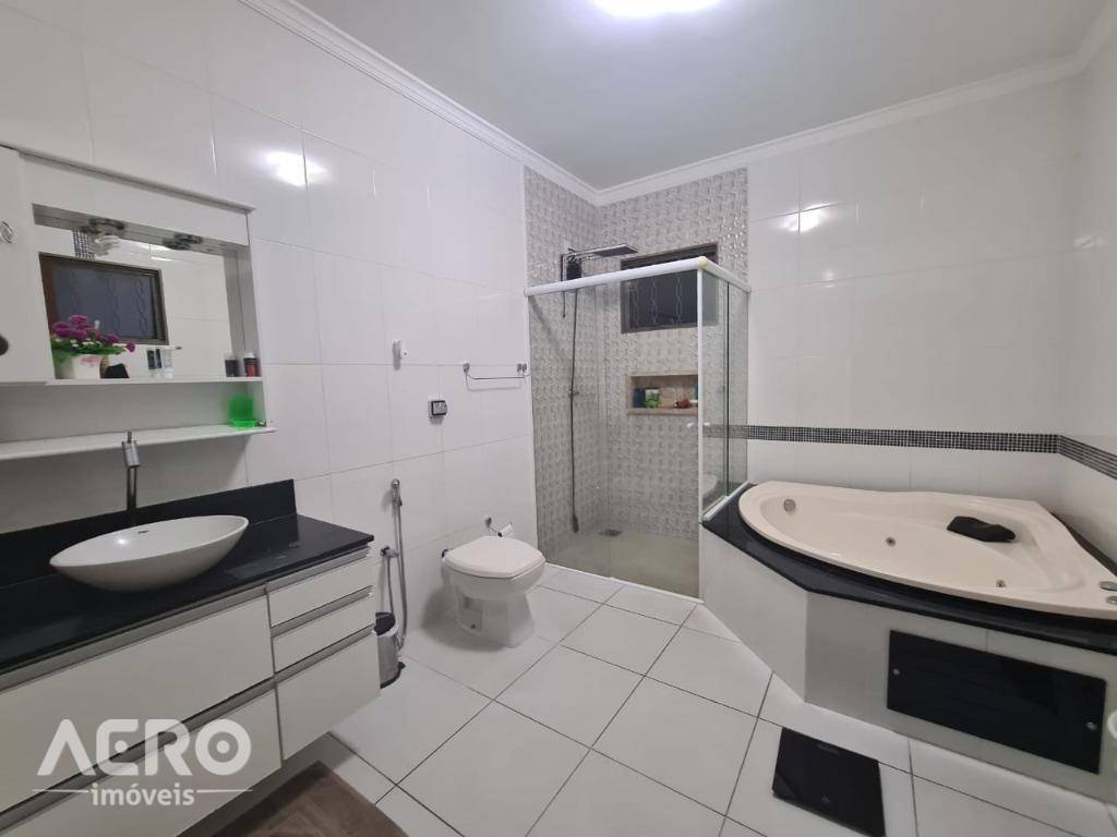 Casa à venda com 3 quartos, 205m² - Foto 20