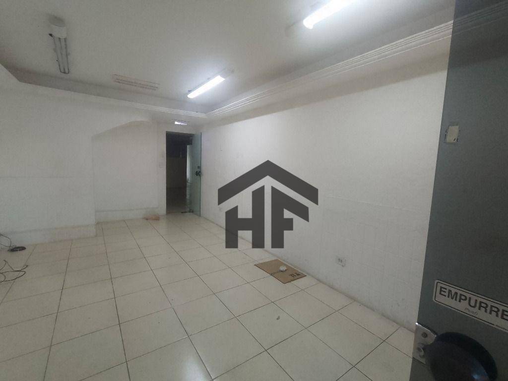 Casa para alugar com 4 quartos, 200m² - Foto 17