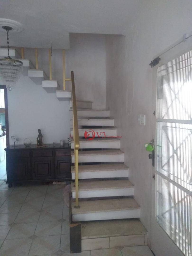 Sobrado à venda com 3 quartos, 220m² - Foto 4