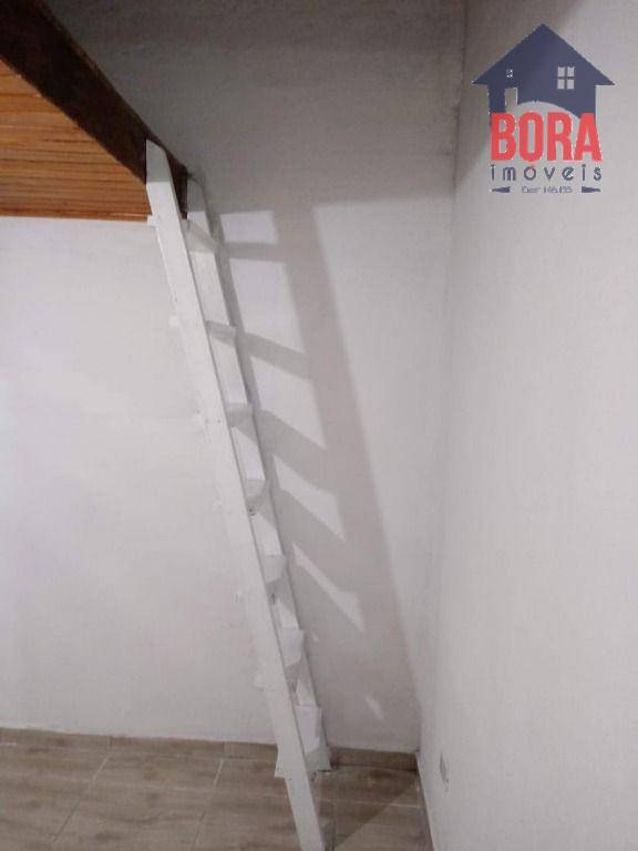 Casa à venda com 8 quartos, 200m² - Foto 23