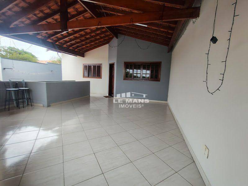 Casa, 3 quartos, 182 m² - Foto 1