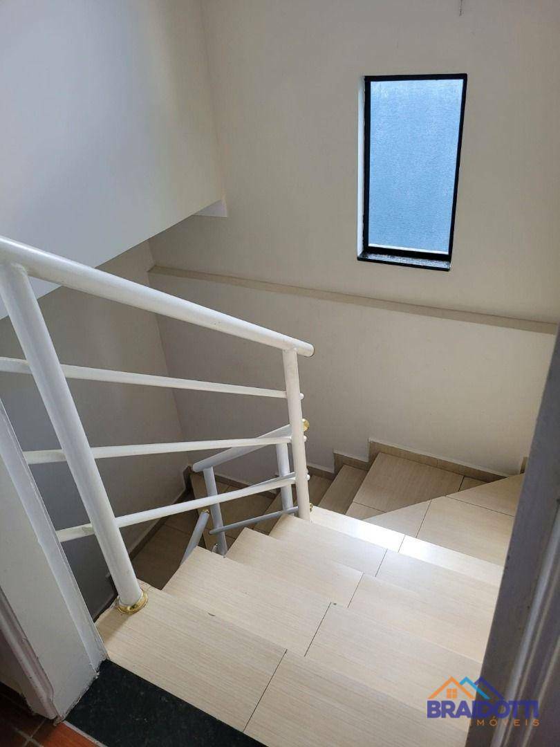 Casa à venda e aluguel com 3 quartos, 220m² - Foto 18